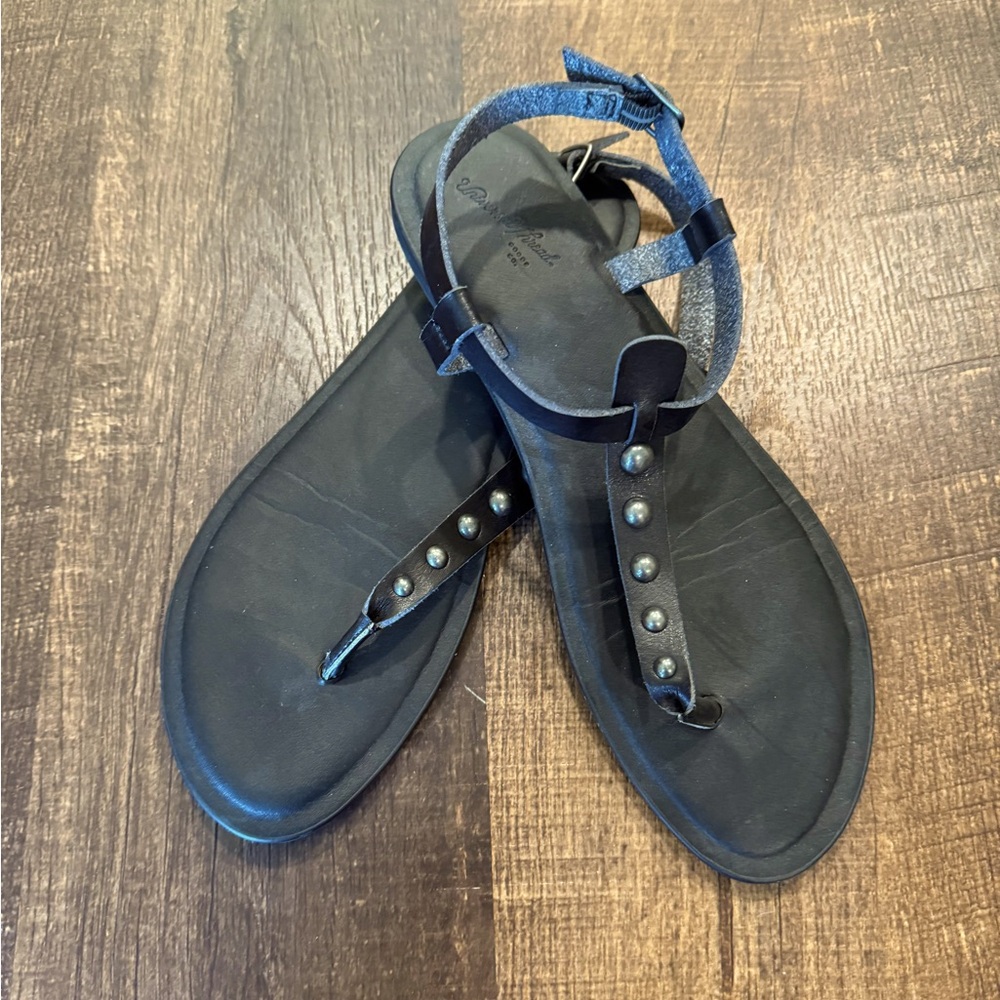 Universal Thread Black Sandals
